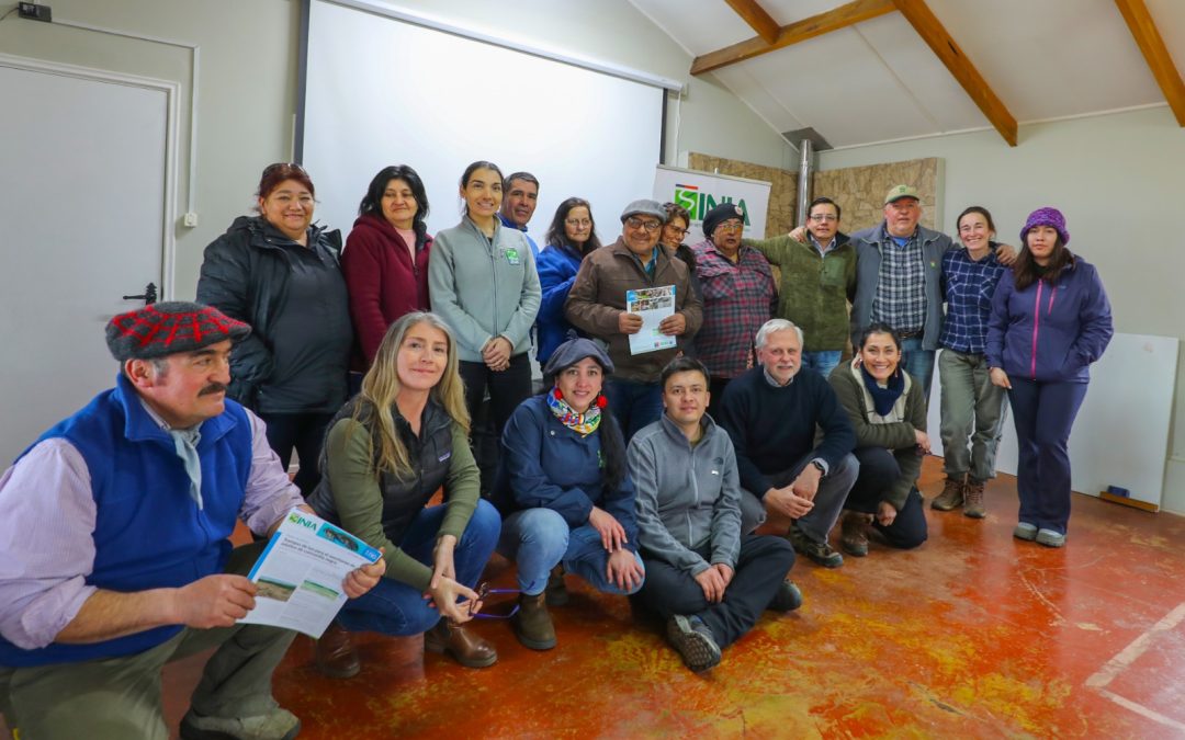 Integrantes de Asociación Gremial “El Desafío” de Villa O’Higgins recorren instalaciones de  INIA Tamel Aike